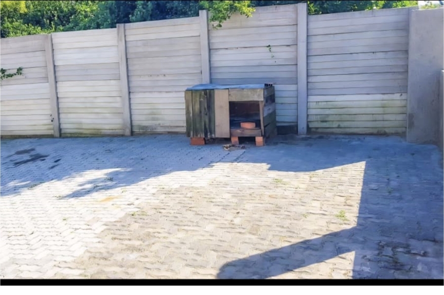 15 Bedroom Property for Sale in Beacon Bay Eastern Cape
